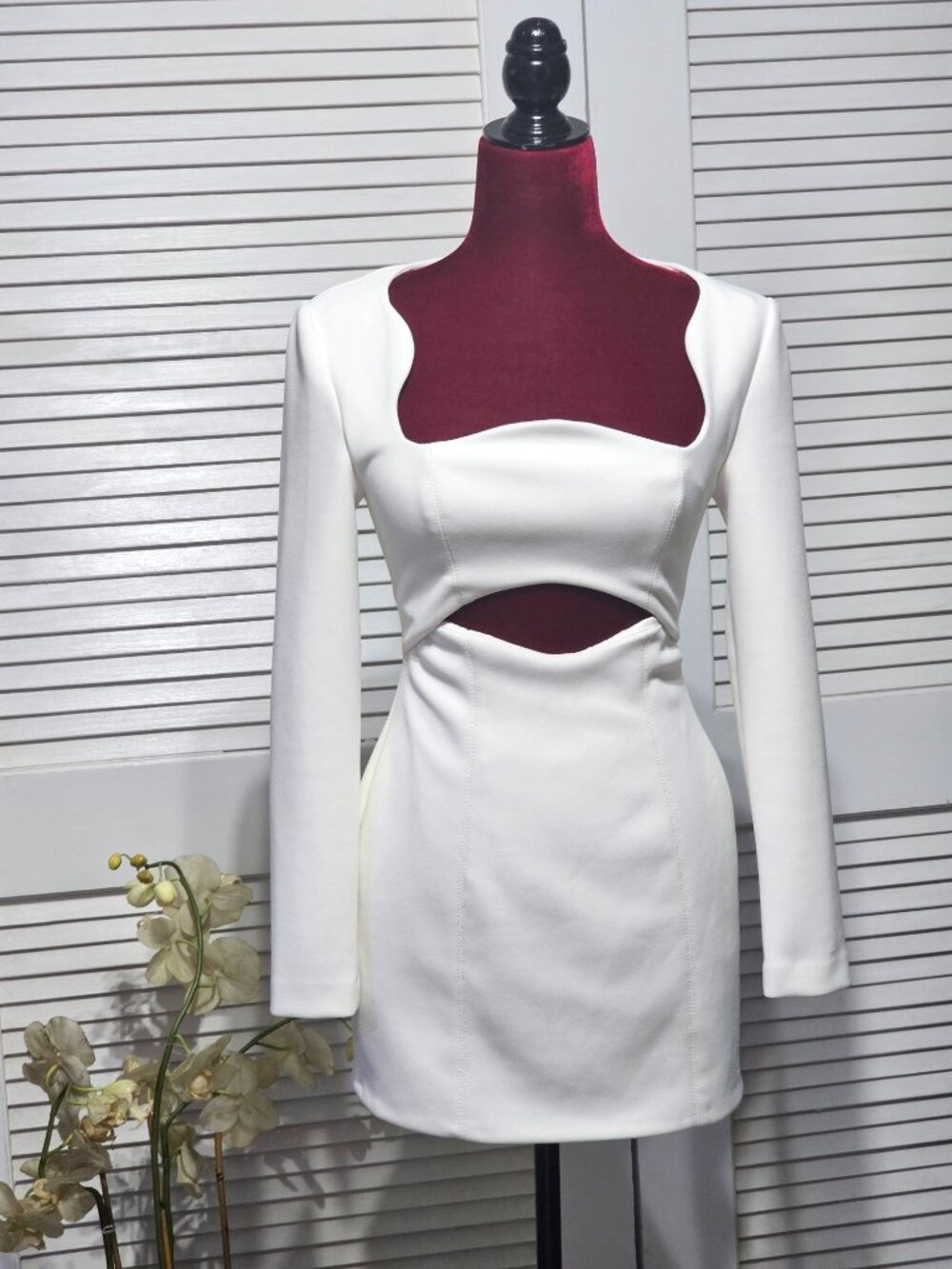 MISHA Hazel Women's Ivory Stretch Crepe Long Sleeve Cutout Mini Dress Sz 2 3679